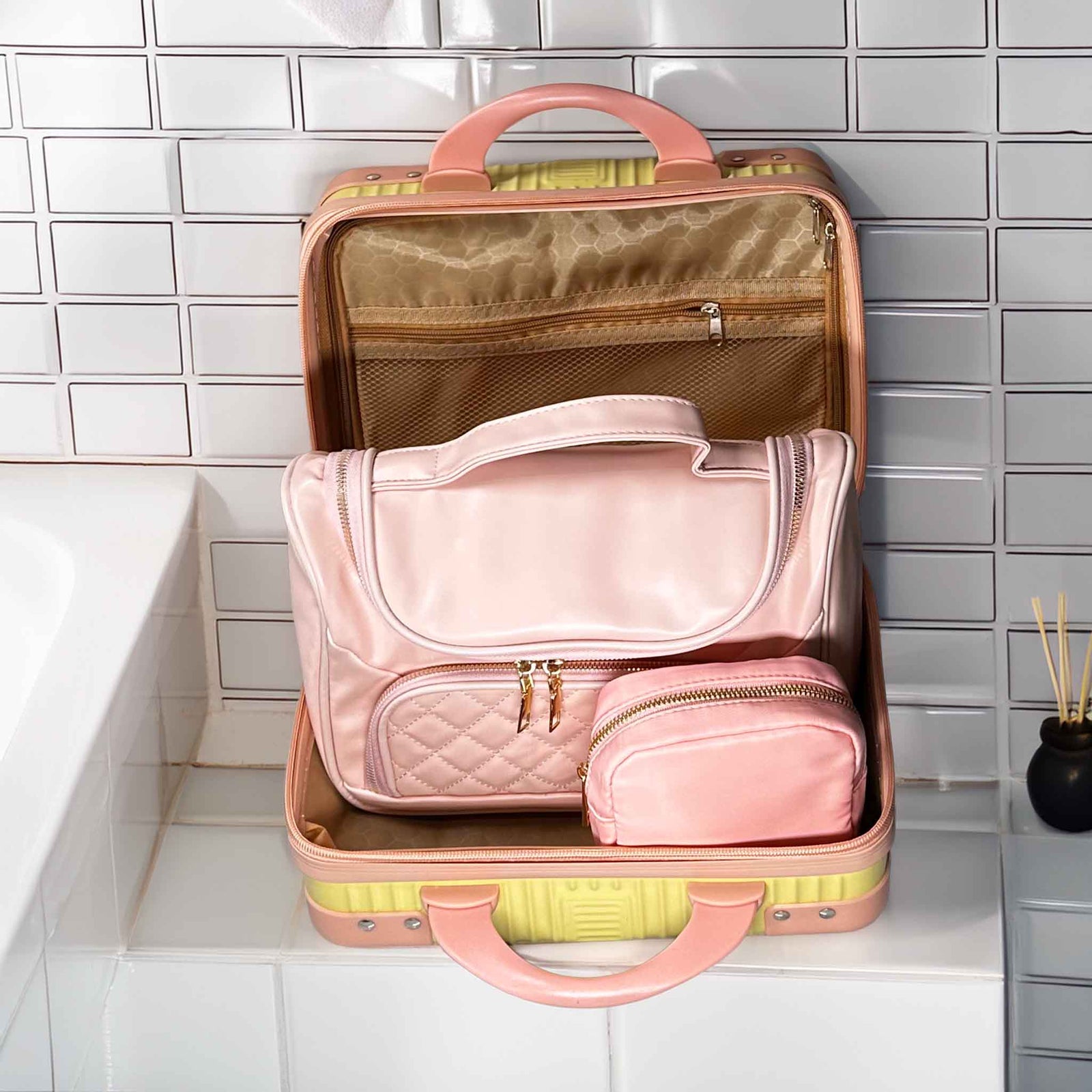 Toiletry, Cosmetic and Personal Bags